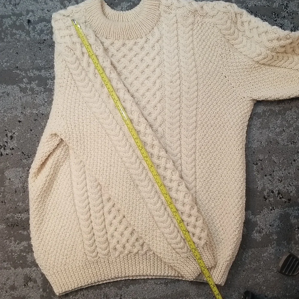 Gorgeous expertly hand knit aran/Irish/cable sweater ivory wool pure beauty! - Picture 12 of 14